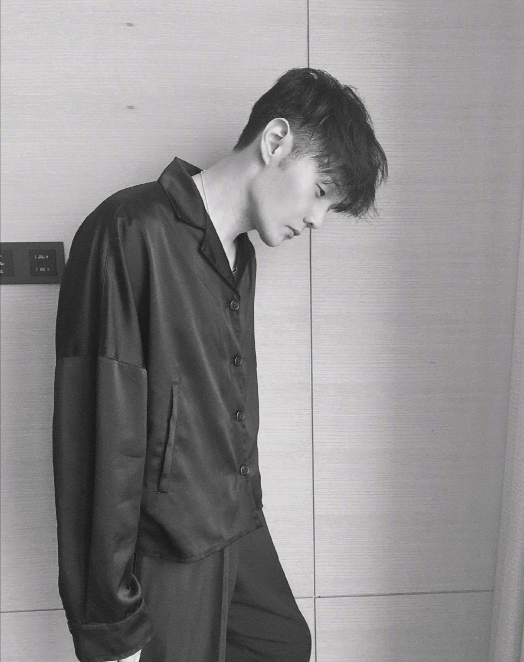 李荣浩唱的要我怎么办,李荣浩最新歌词完整版