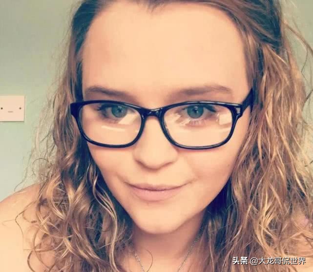 20岁女孩因意外导致双腿瘫痪,女子熬夜追剧的后果