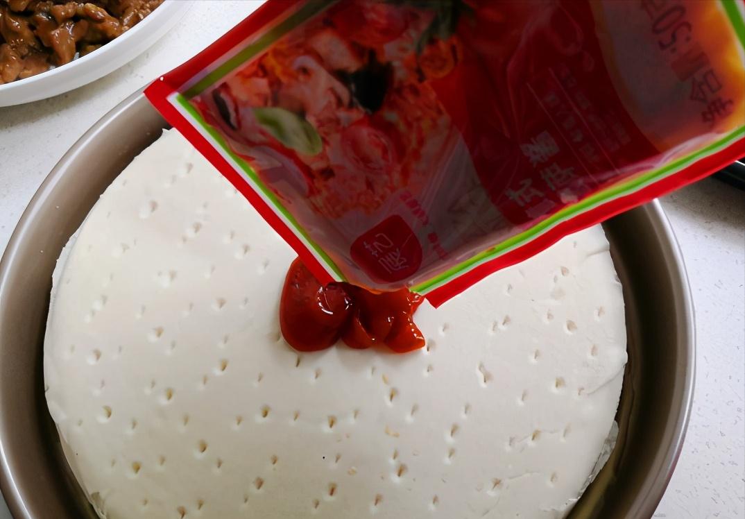 如何用六寸披萨做披萨,用披萨胚子做牛肉披萨