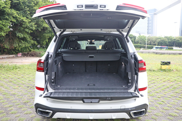 宝马x5深度评测进口f15,宝马x5m黑武士2021款内饰