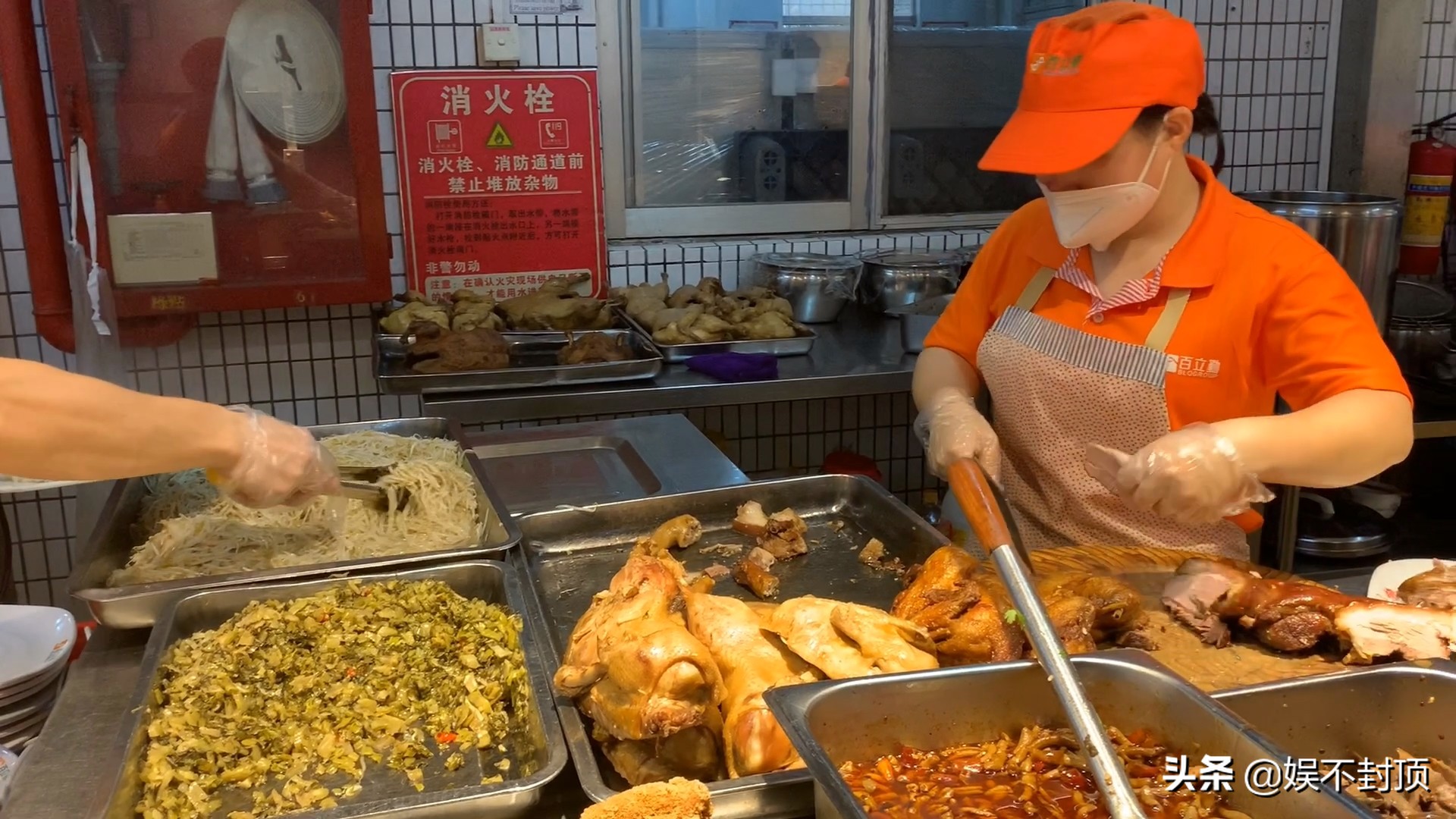 工厂工资8000得加班多少小时,电子厂每天加班10点工资6000