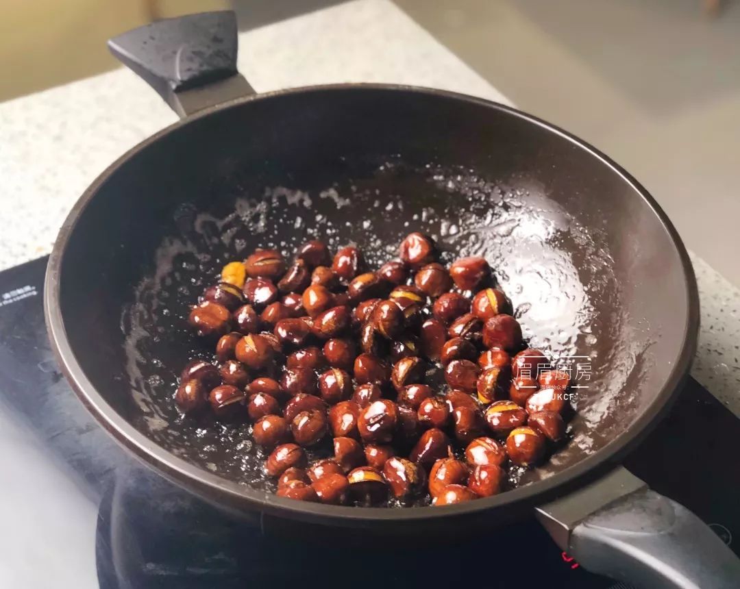 冬季，最爱这一粒滚圆的香甜，只要一口炒锅就能搞定