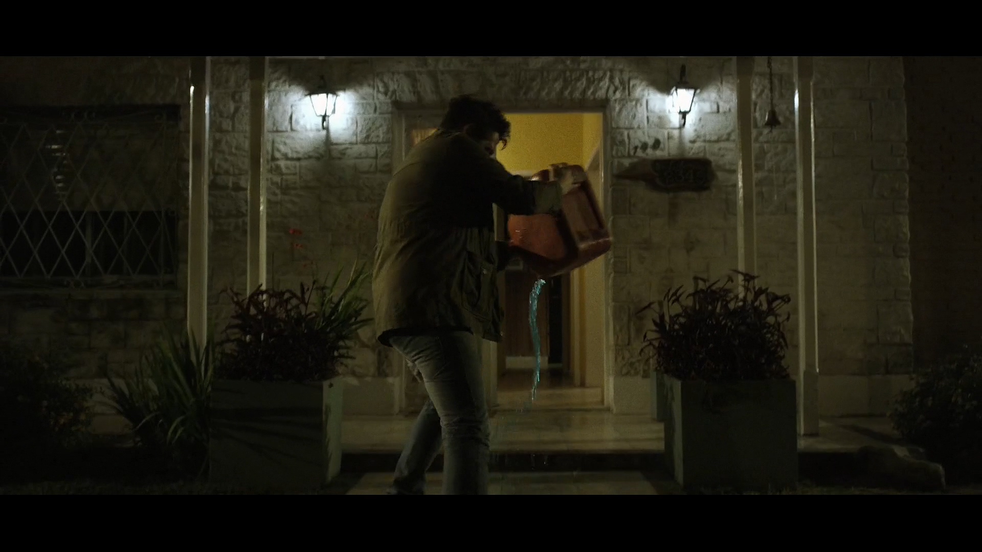 邻居天天半夜装修,邻居大半夜装修吓到了孩子