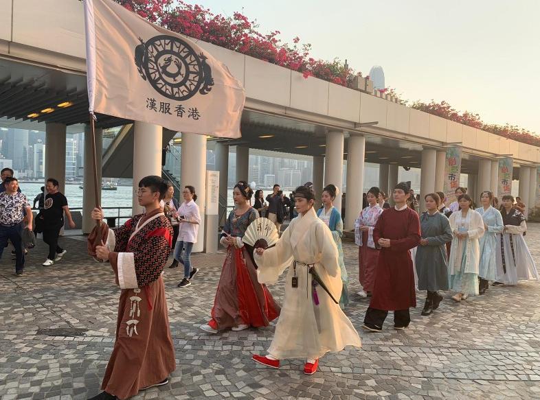 穿50件汉服是什么体验,在香港穿汉服惊艳全场