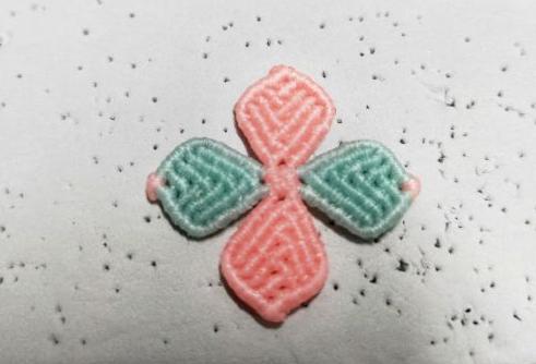 编织挂坠怎么编,简易四叶草编绳教程