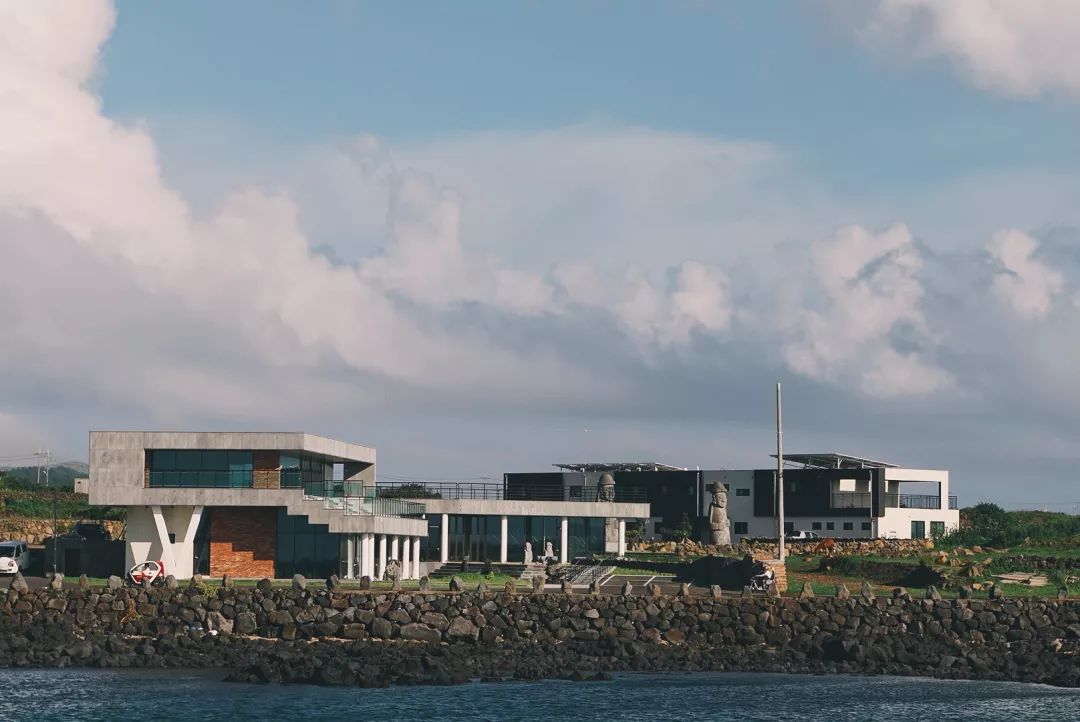 去济州岛吃海鲜贵吗,去韩国吃炸鸡多少钱