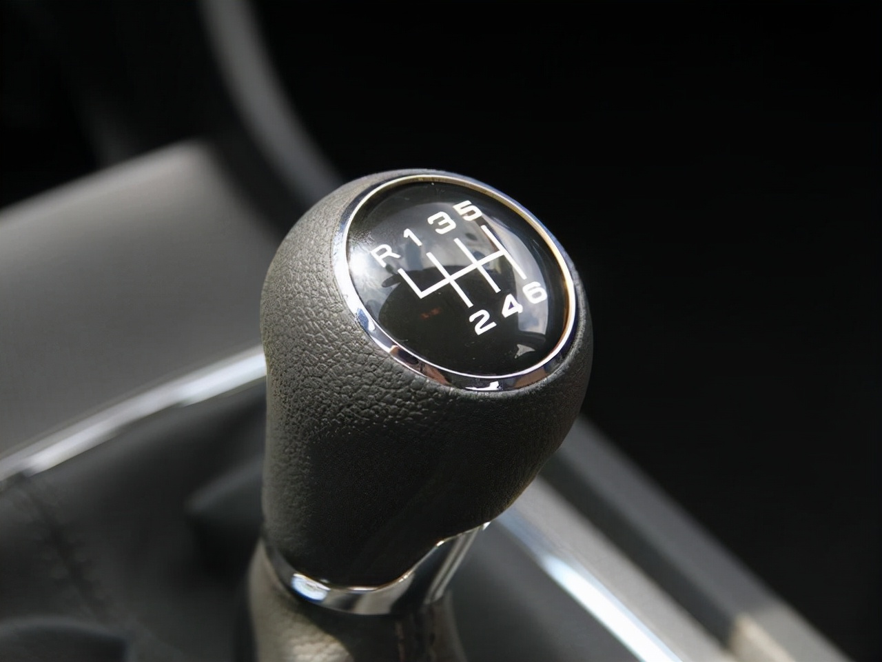 手动挡的挡位介绍，挂挡的注意事项