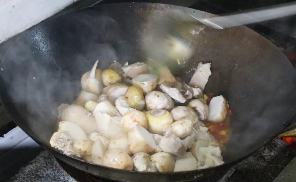 这才是正宗广西芋头的做法,芋头最简单好吃的视频