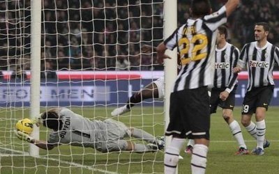 一个喜欢足球的体育老师,我有一个特别喜欢的老师