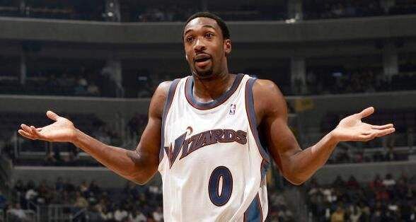 篮球技巧欧文训练集锦,最强nba欧文如何训练基本功