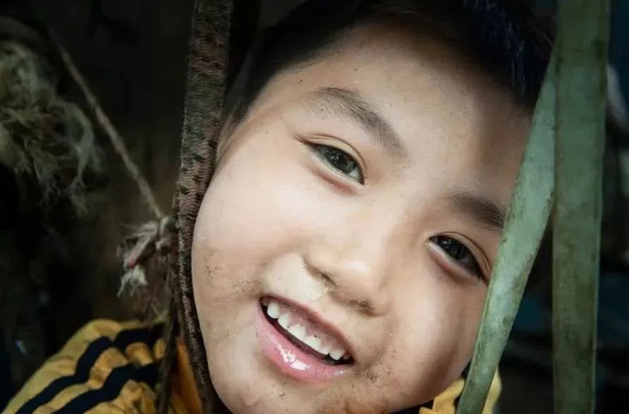 铁笼里的自闭症儿童,铁笼里的生活