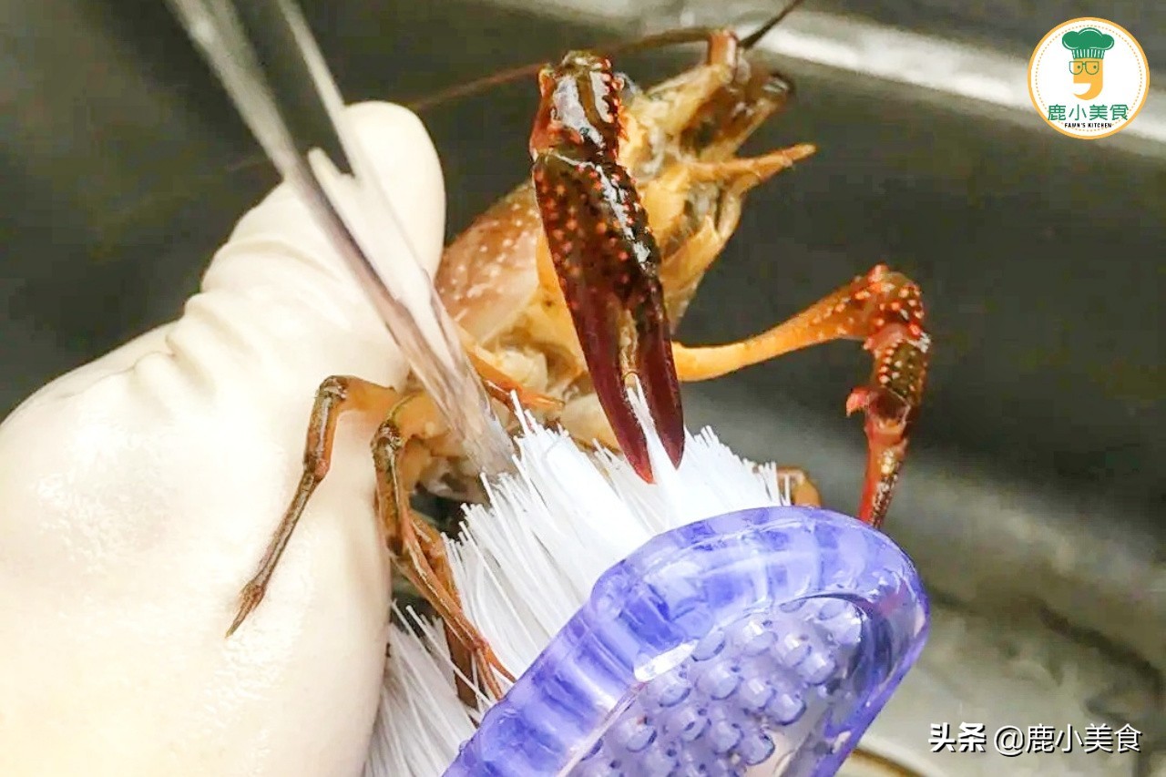 洗小龙虾用盐醋小苏打还有什么,洗小龙虾最快最好的方法商用