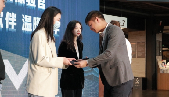 世界读书日一起读史书,世界读书日让我们一起读书吧