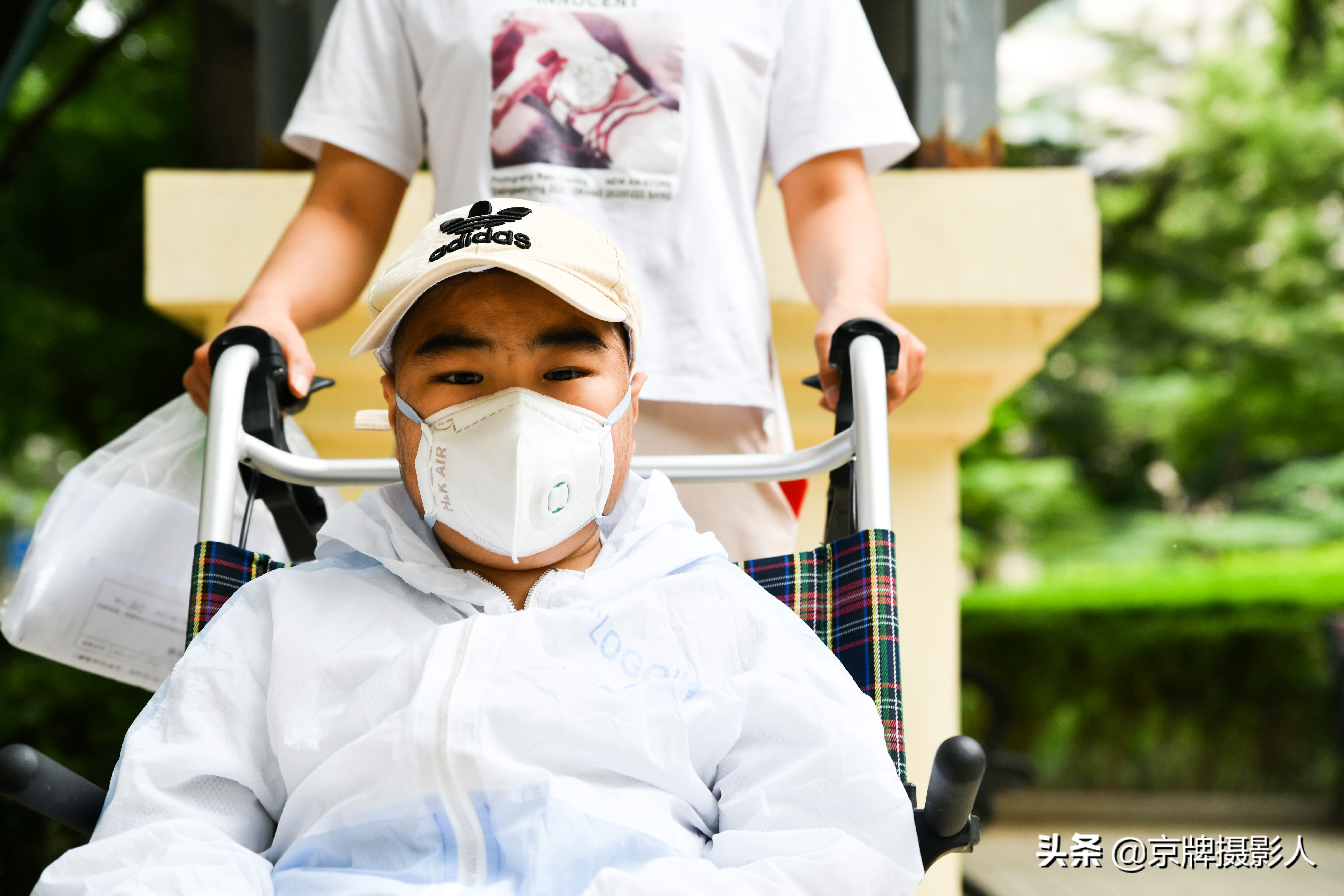 小男孩好心献血却丢了性命,小伙献血多次却没能救活家人