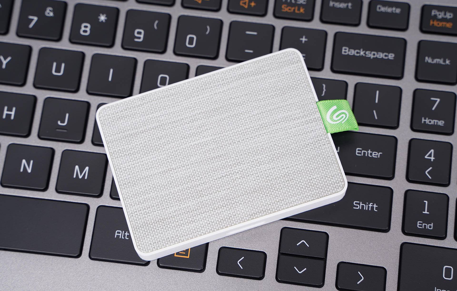 希捷移动硬盘限量版评测,希捷移动固态硬盘测评