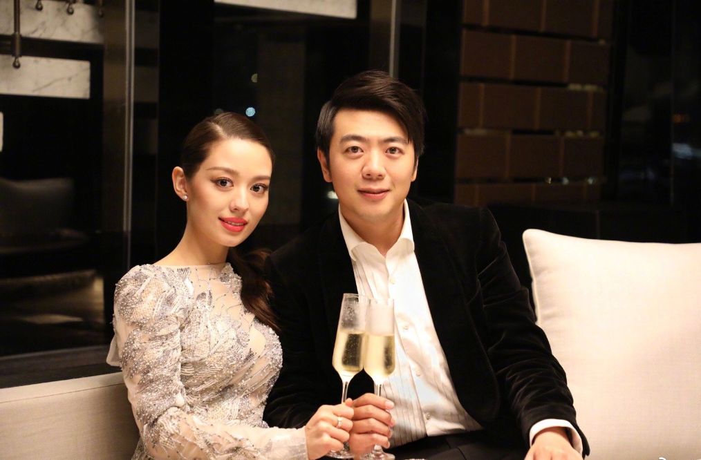 55盛典绝了，王心凌明道时隔16年合体，郎朗吉娜四手联弹燃爆全场