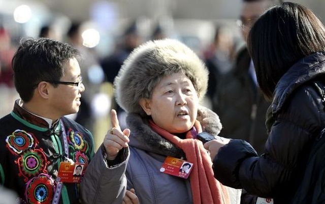 他28岁创业,60岁摆摊几年赚20多亿的真实案例