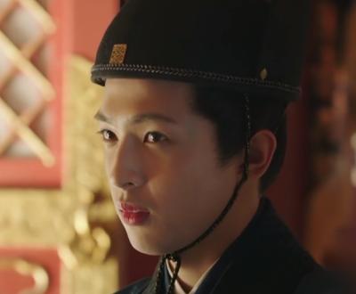 一个皇帝被两个小太监耍得团团转，张艺兴饰演的朱祁镇太昏庸了