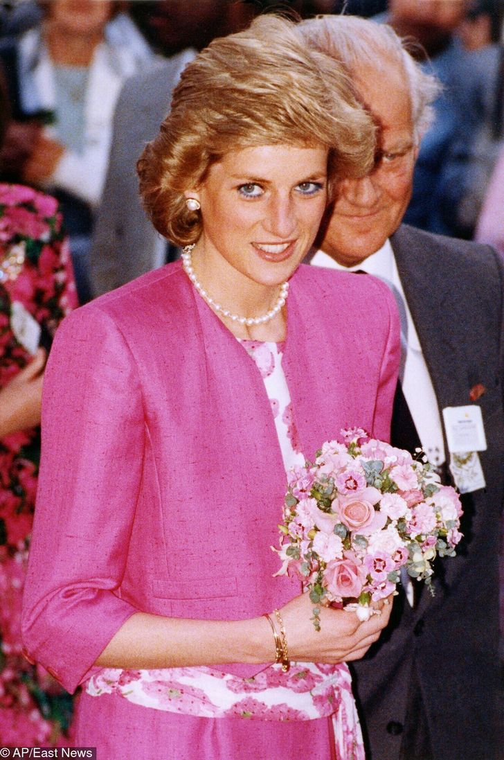 戴安娜雕像揭幕,戴安娜王妃雕像图