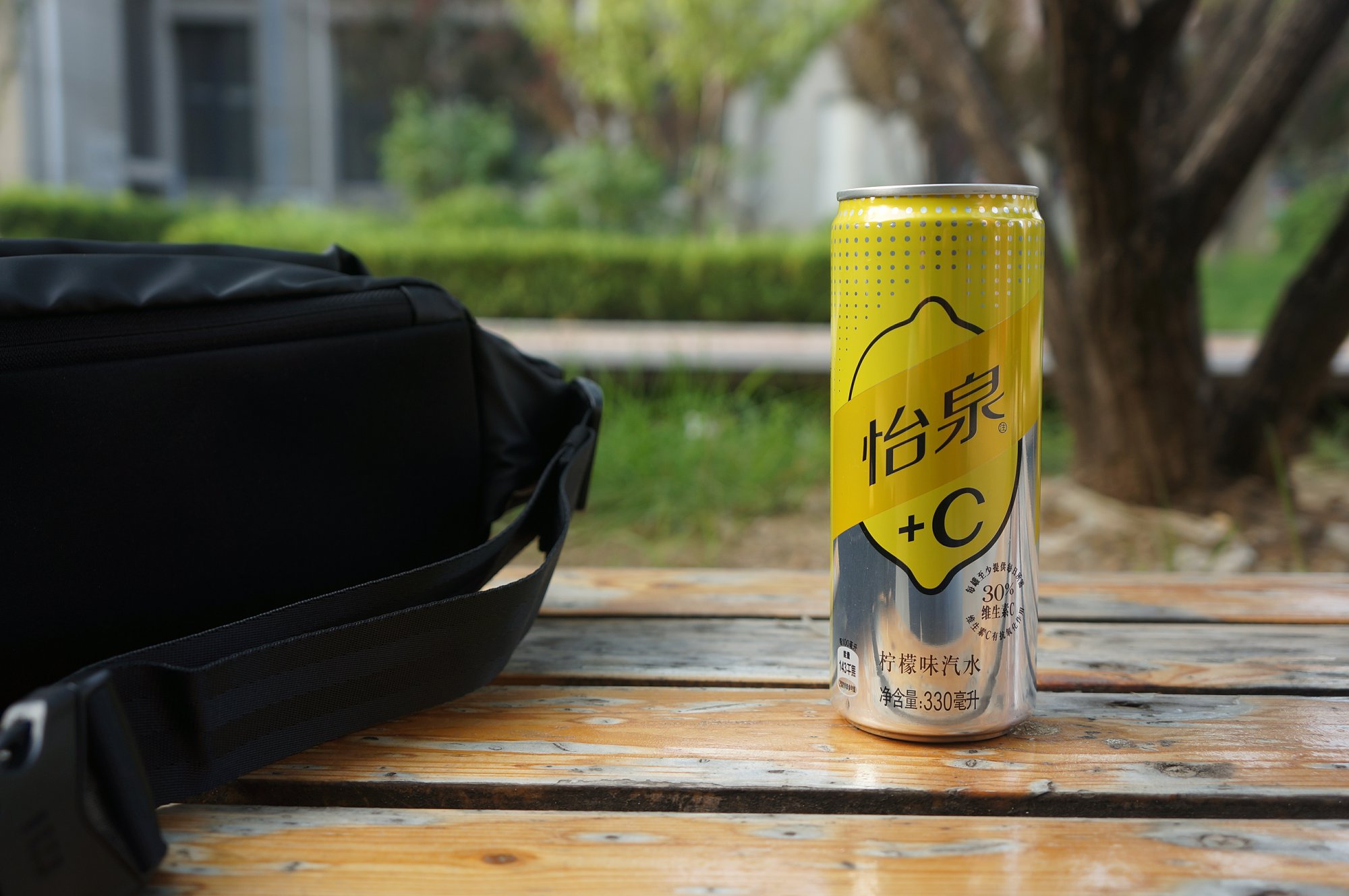 休闲轻便胸包,简单百搭休闲胸包