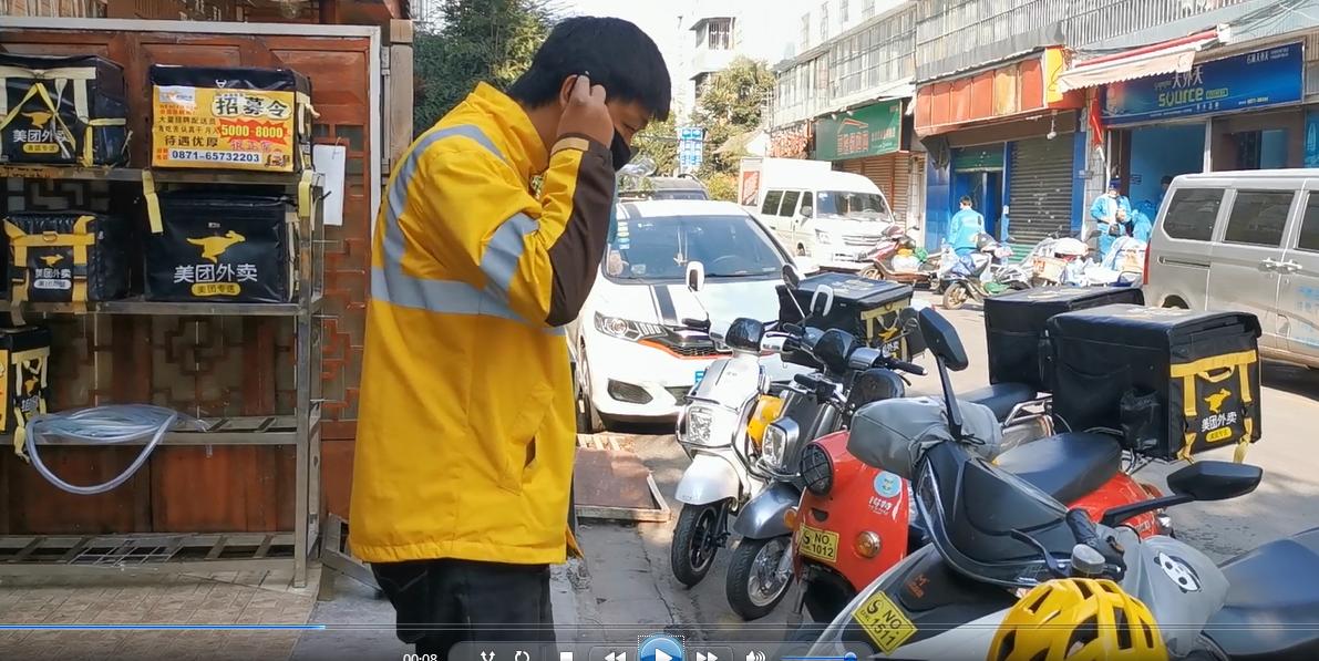 外卖小哥,用车轮温暖着昆明