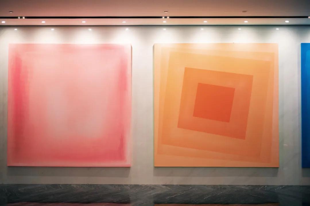 把繁华踩在脚下,将吃喝囊括周边。去长沙要住地标里