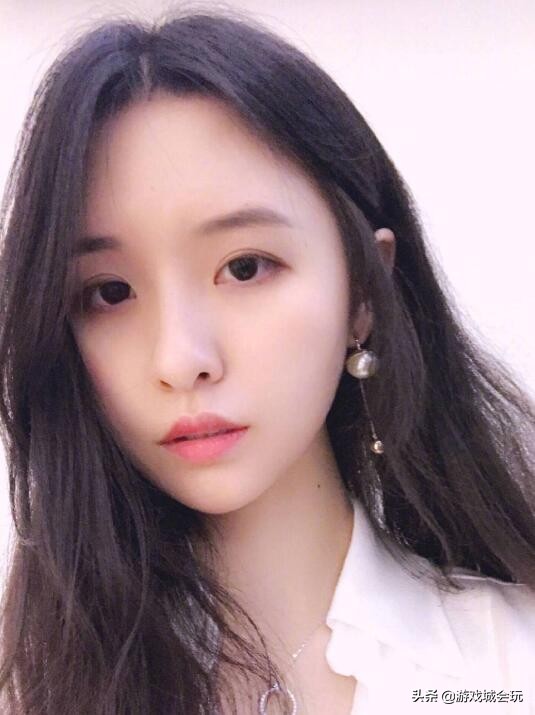 斗鱼新晋一姐阿冷视频,斗鱼一姐阿凉