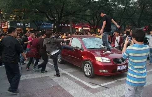 说好的羊毛衫，一根羊毛都没有！国产品牌就这样糟践民族感情？