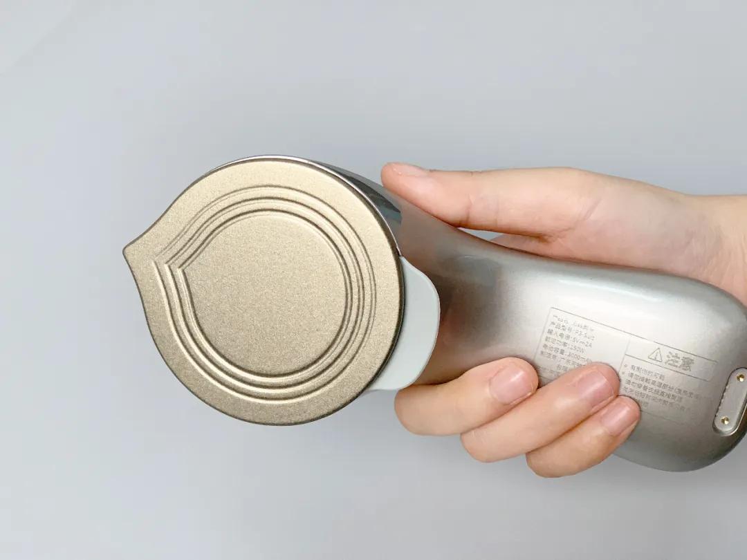 电熨斗去除衣服褶皱,衣服怎么熨小褶皱好用