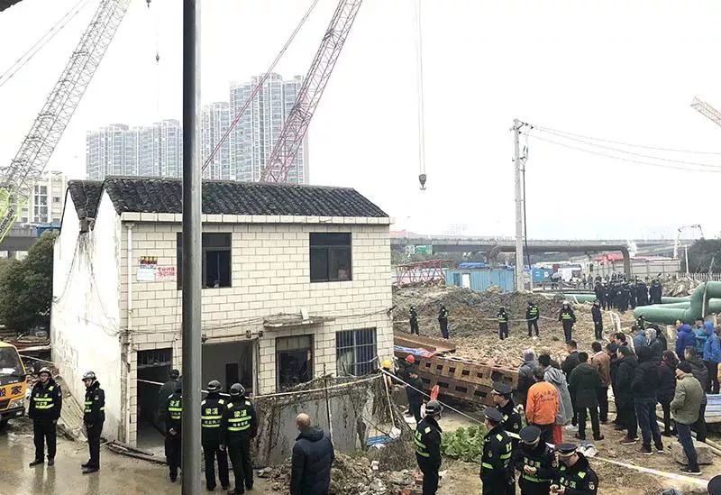 无锡一“*迁拆**户”滞留不搬官司打了三年被司法强制执行