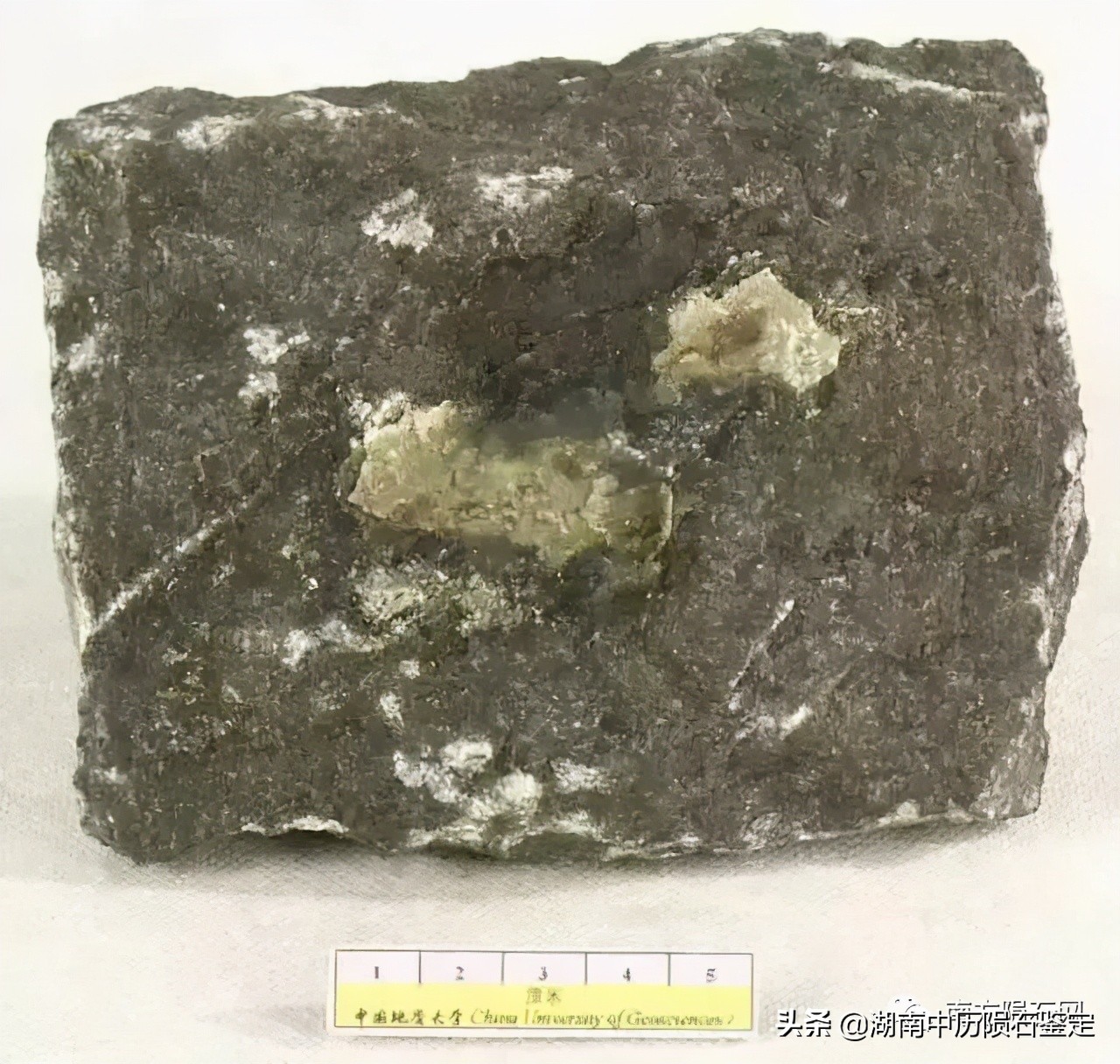 月球陨石与地球矿石的区别,月球陨石和矿石有什么区别