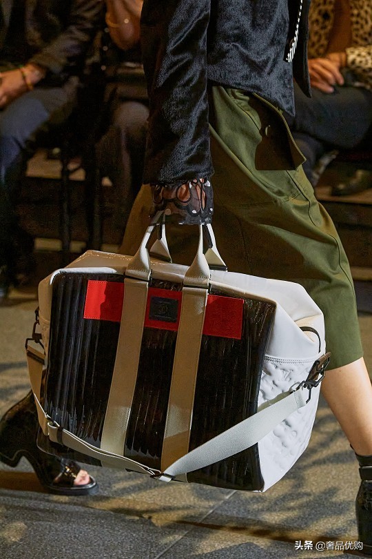 lv新包大全套都是包含什么,lv新包