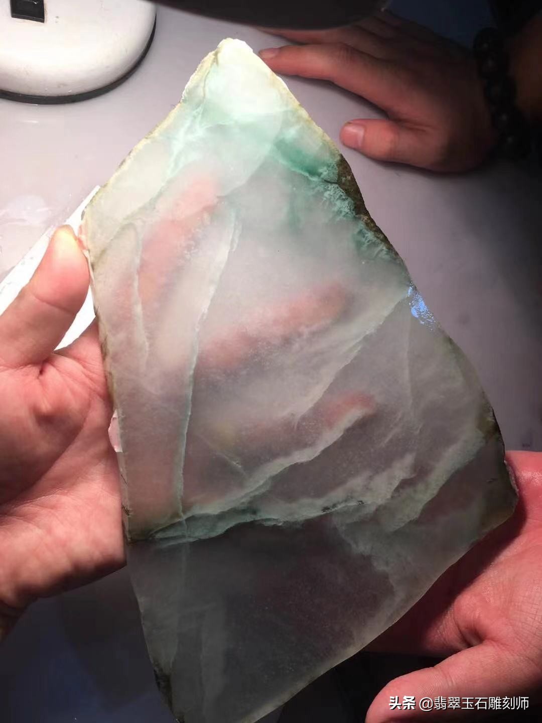 我典当了二十个翡翠手镯，换来了拜鉴定专家为师的机缘奇遇