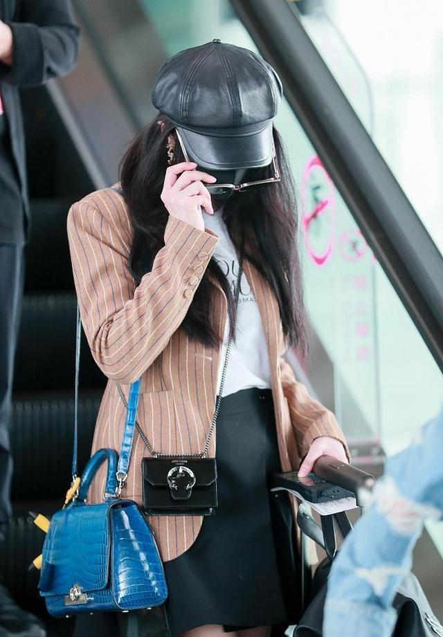 范冰冰首次现身高调穿着亮眼,范冰冰外出骑单车