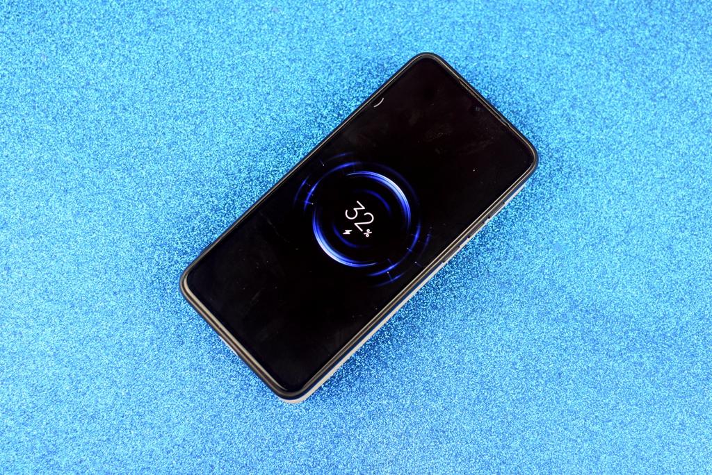 有线无线都能用的充电宝,有线加无线充电宝