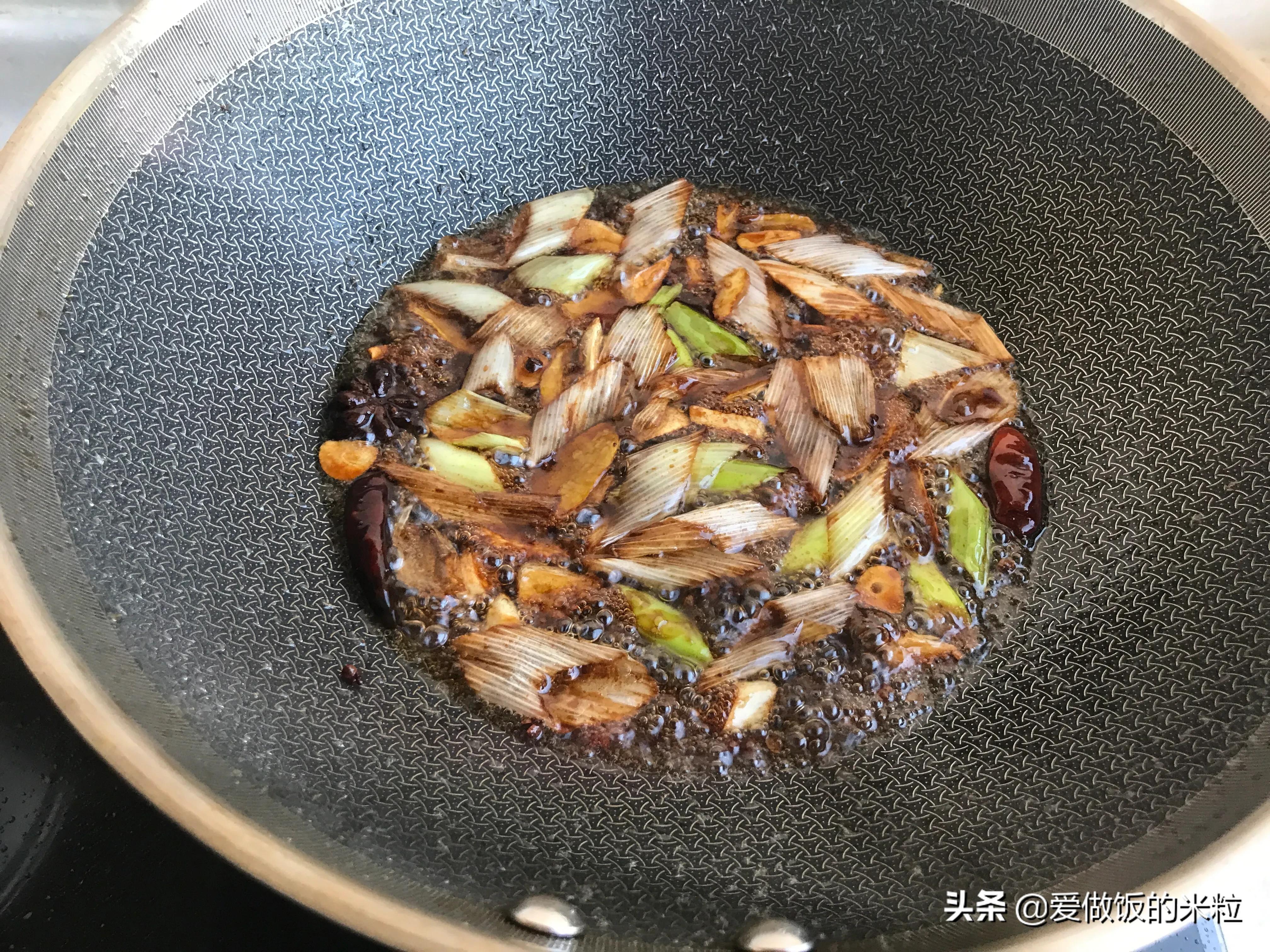 怎么炖小草鱼好吃家常做法视频,炖草鱼用热水锅还是凉水下锅好