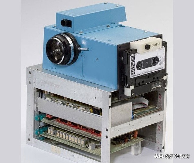 数码相机ccd和传统胶片哪个好,数码相机ccd和cmos有什么区别