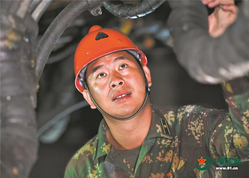 以无名铸威名，长剑问天背后的英雄……