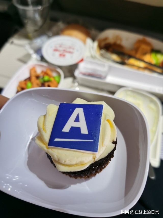 体验阿联酋头等舱,体验土豪飞机