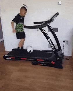 搞笑gif图妹子你太逗了,搞笑gif妹子你的衣服太前卫了