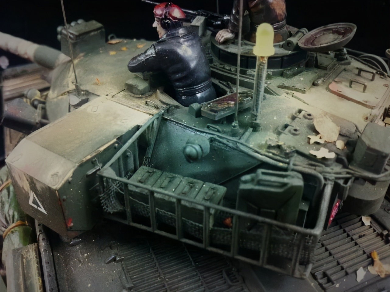 如何做逼真的坦克,怎么做坦克模型不要遥控