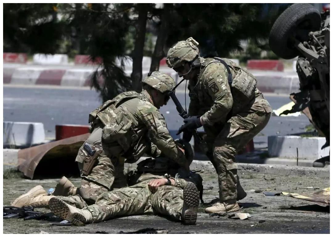 人中弹真实反应,现实中的人中弹还能活多久