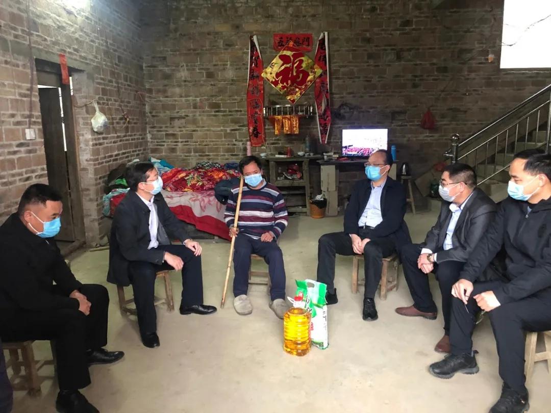 王海峰调研莲花寺镇脱贫攻坚工作,谢胜到坦渡镇调研脱贫攻坚工作