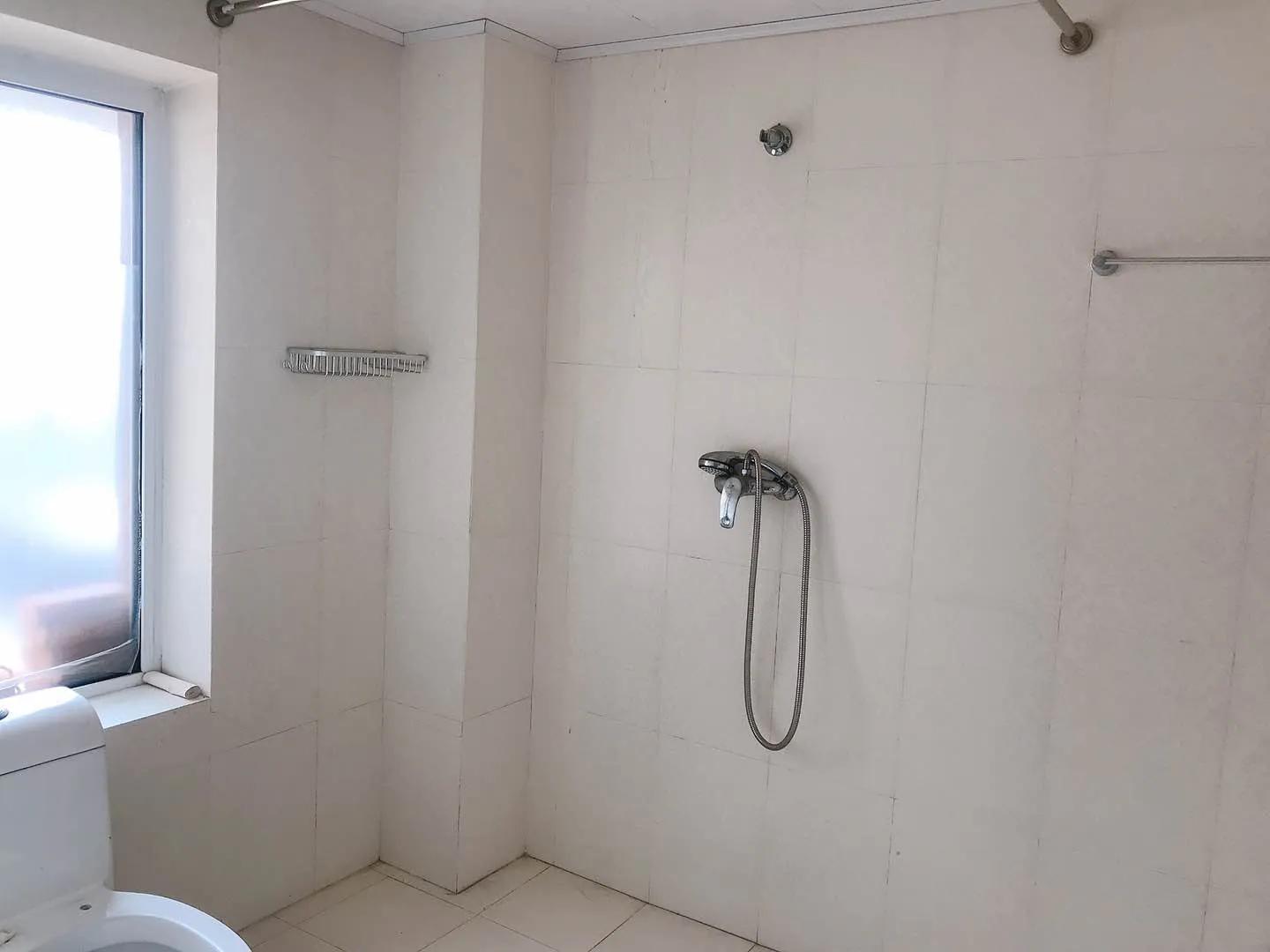 沈阳急出售一楼带院的房屋,沈阳自家房屋出售