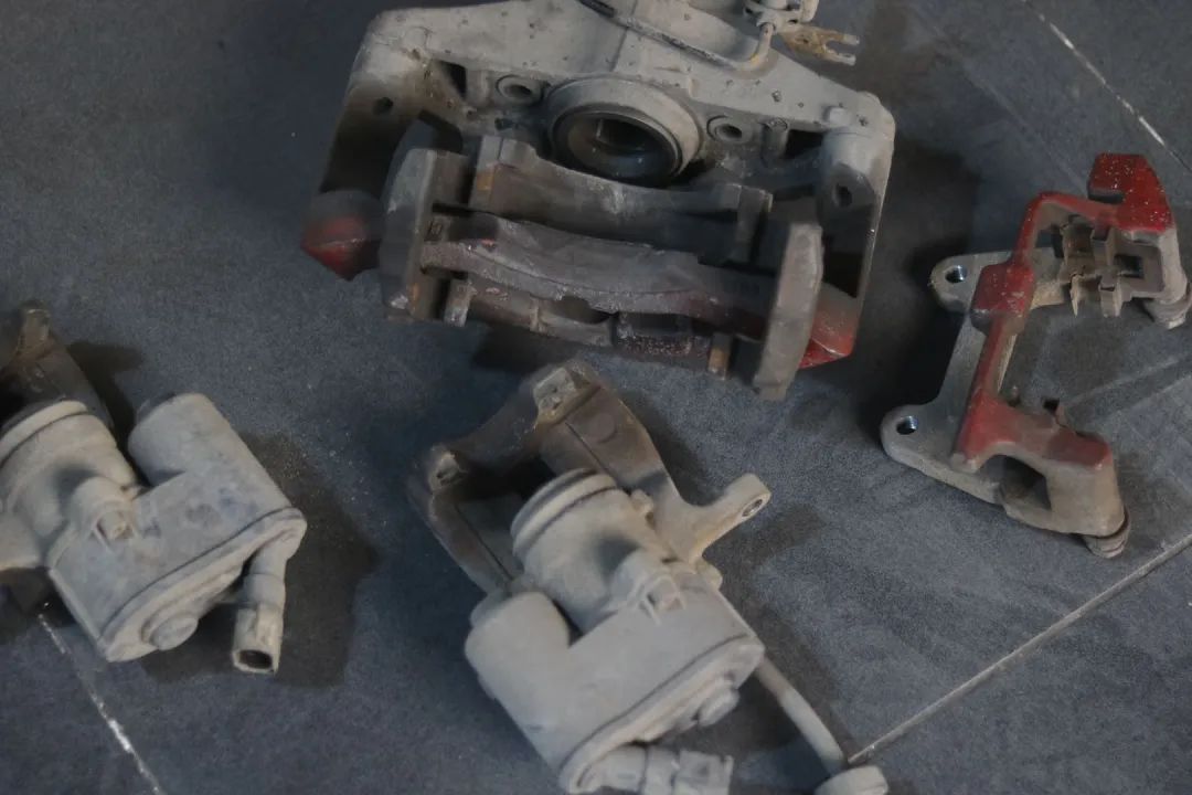 怪兽搞老车：翻新一辆残破生锈的柴油版奥迪A6，翻新后变新车