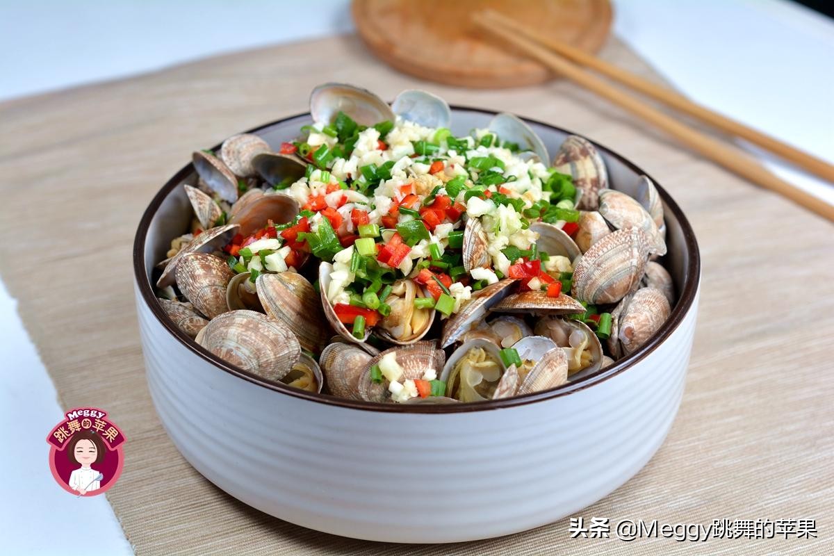 过年餐桌必备的三道年夜菜做法,春节年夜饭必做的10道菜硬菜