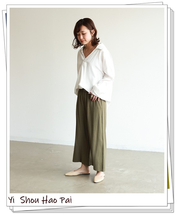 夏天绿色短袖阔腿裤套装配的凉鞋,黑色阔腿裤配绿色碎花上衣好看吗