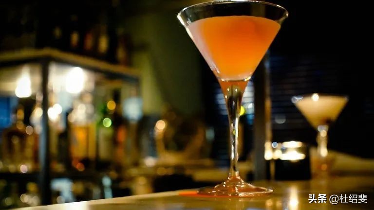 如何请陌生女孩喝一杯(内部交流).PDF