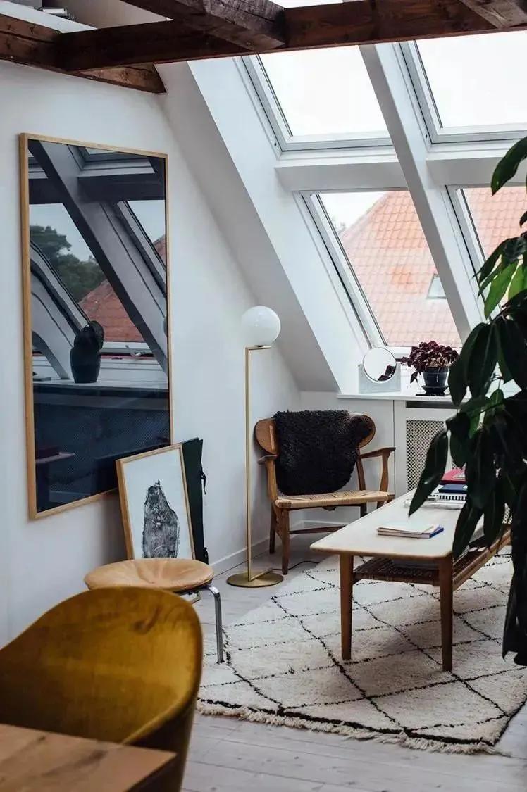 低矮斜顶阁楼鸡肋空间利用,矮小斜顶阁楼用的沙发