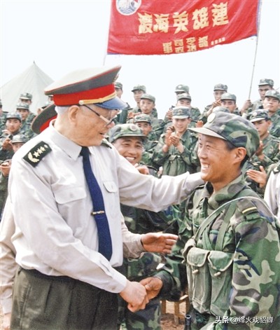 张震：朝战重创美军，78岁想退休，*小平邓**：老伙计，再干一届